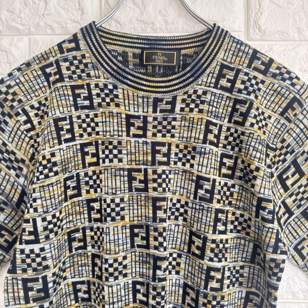 7625. FENDI ズッカ 総柄 半袖 Tシャツ 7625. FENDI ズッカ 総柄 半袖 Tシャツ - メルカリ