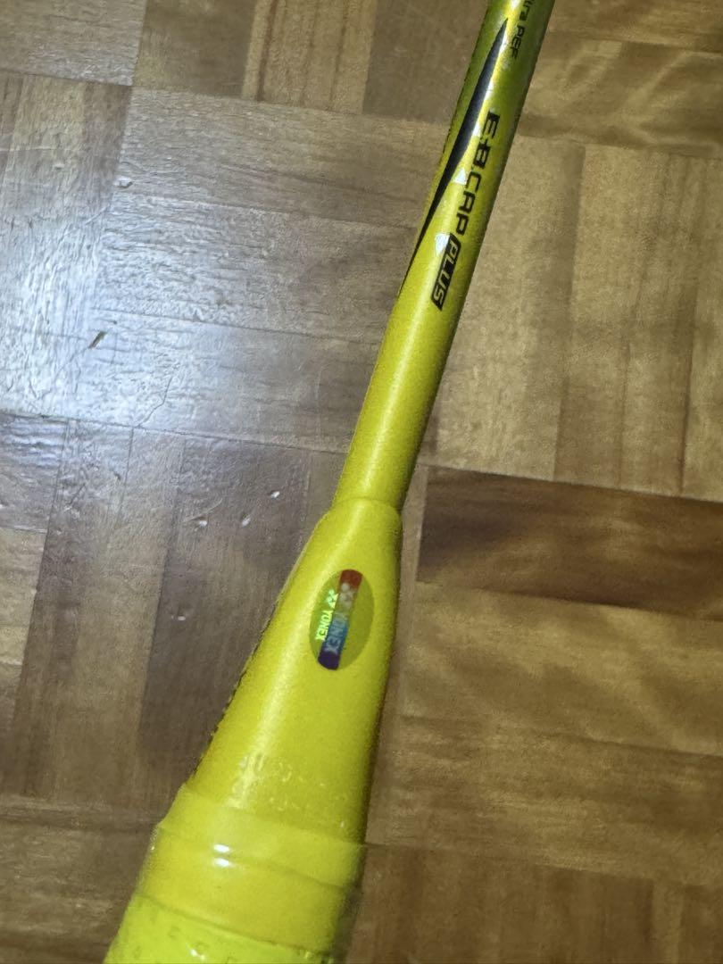 4UG5 2本　ナノフレア1000Z ヨネックス　バドミントン　YONEX