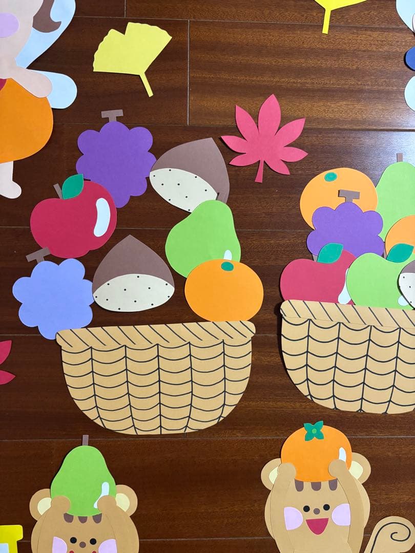 壁面　壁面飾り　秋　9月 10月　11月　妖精たちが果物狩り　ラスト１点