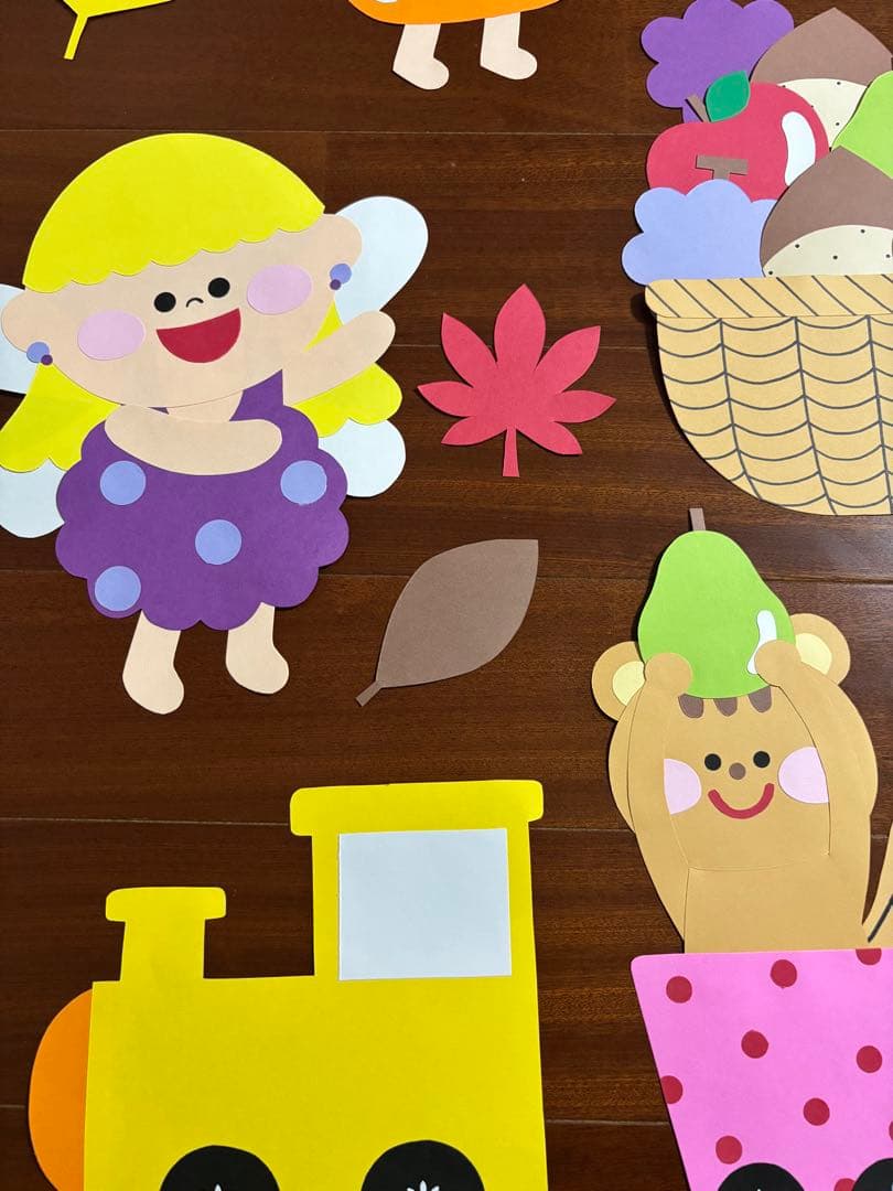 壁面　壁面飾り　秋　9月 10月　11月　妖精たちが果物狩り　ラスト１点