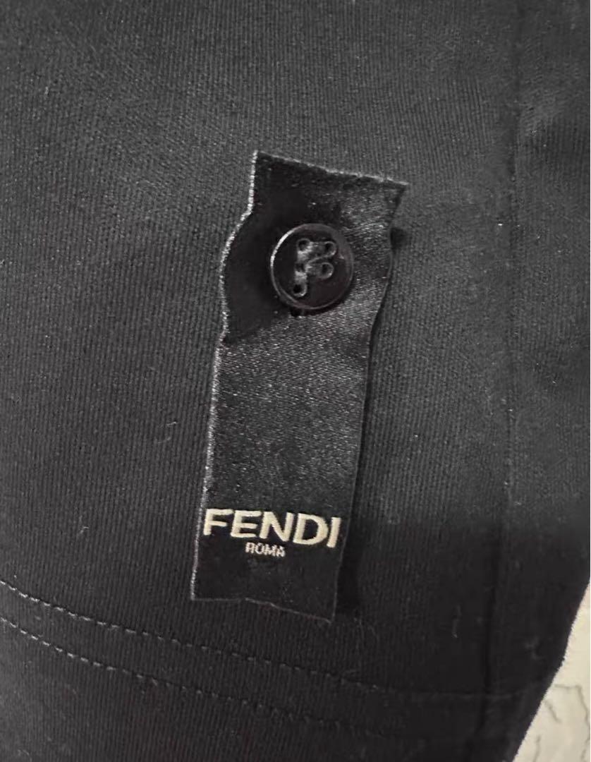 FENDI フェンディTシャツ　24ss ブラック　ロゴ　ｍサイズ