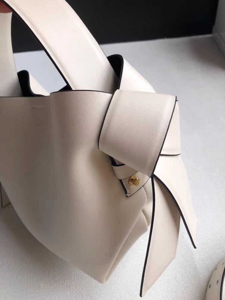 acne studiosショルダー