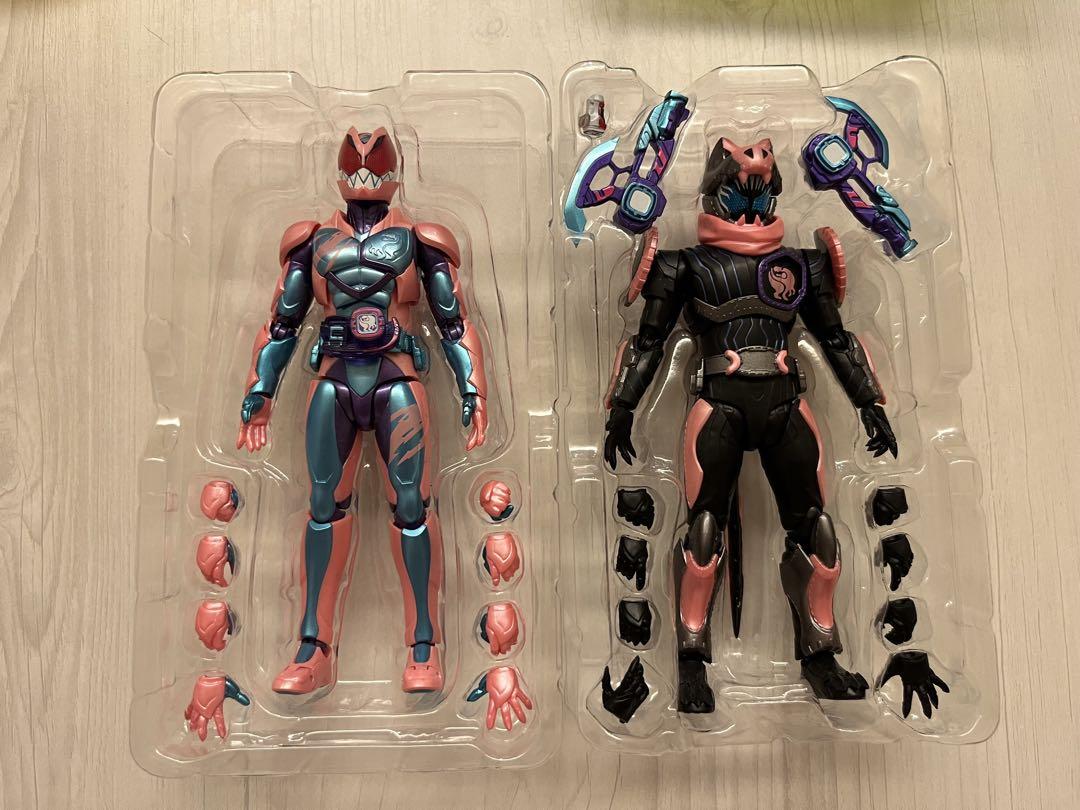 s.h.figuarts 仮面ライダーリバイ　仮面ライダーバイス　セット