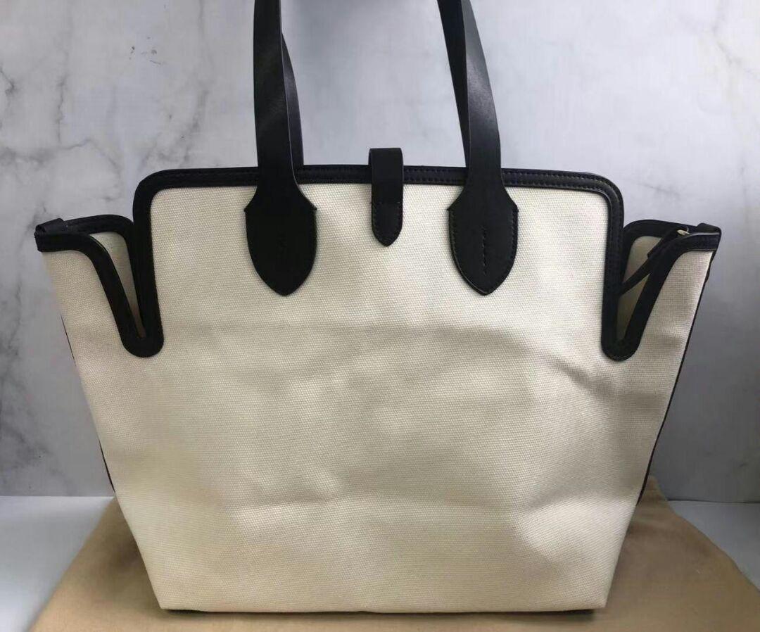 お得好評 即日発送 Burberryバーバリートートバッグ RMi7D-m61042616474 大特価国産