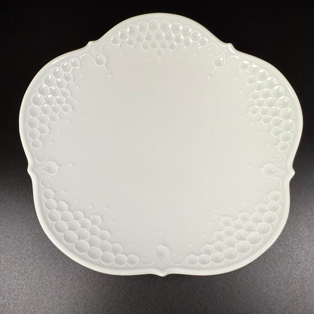 新品 マイセン ホワイトレリーフのティーカップ&ソーサー1客、1級品 新品 マイセン ホワイトレリーフのティーカップ&ソーサー1客、1級品