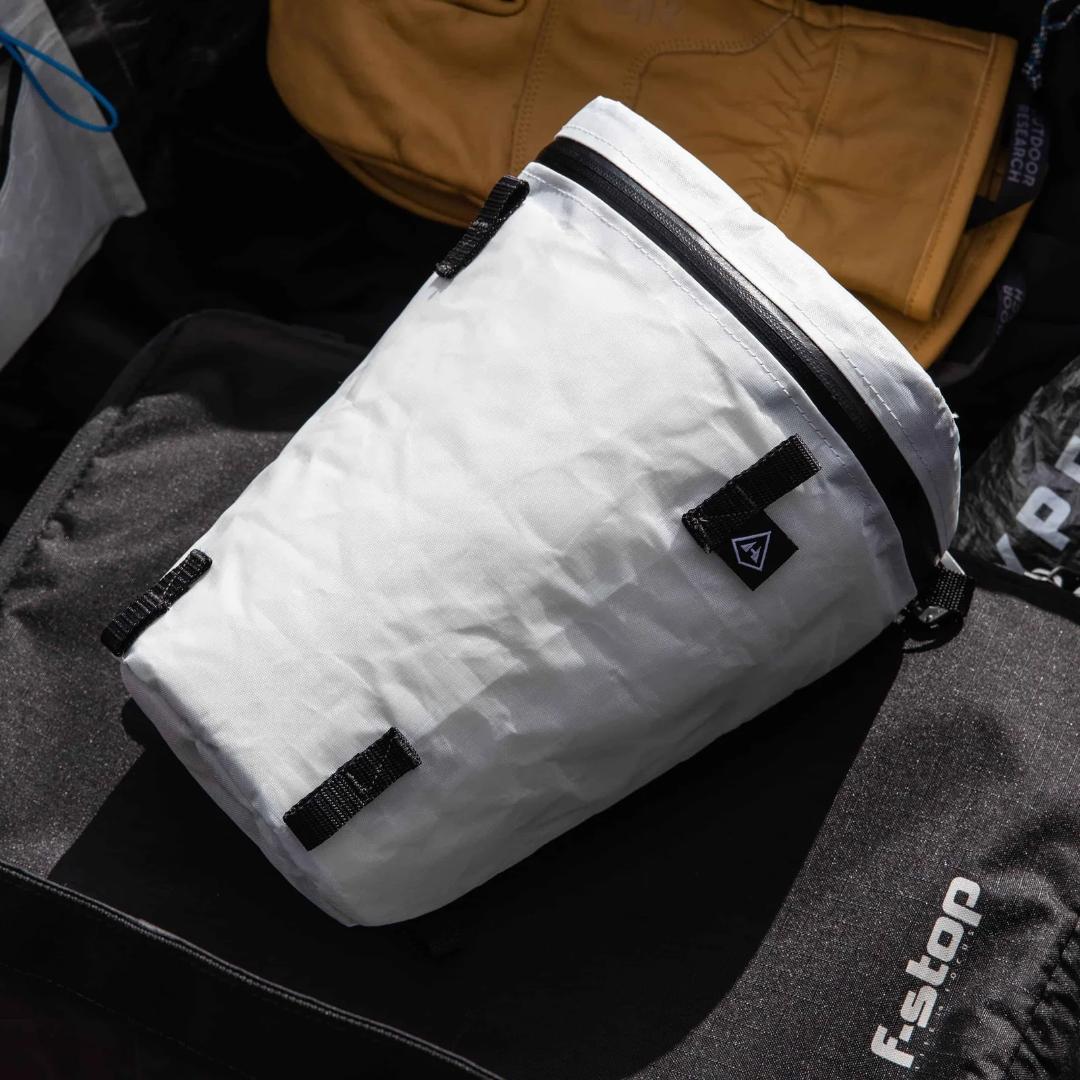 【HMG】Camera Pod／Large／White カメラバッグ