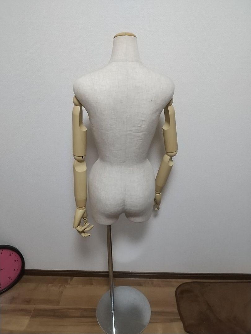 【特価】マネキン トルソー 女性 ヘッドなし 腕指可動 スタンド付き