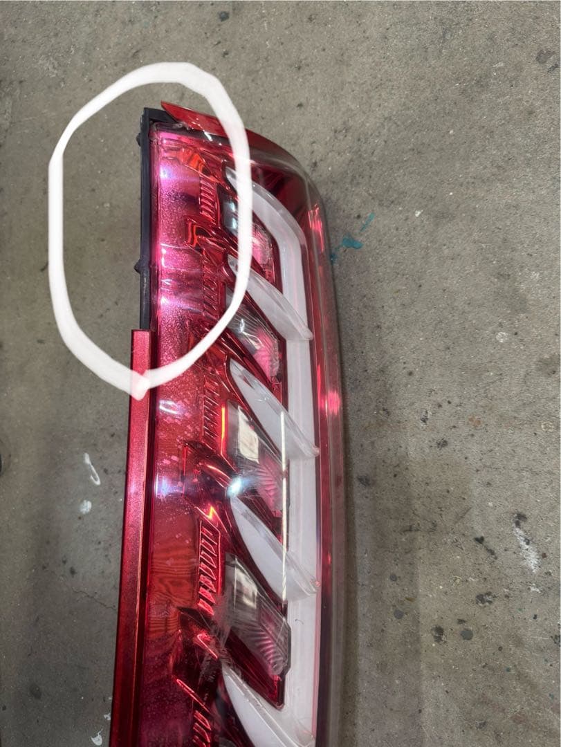 ヴォクシー 80 テールランプ