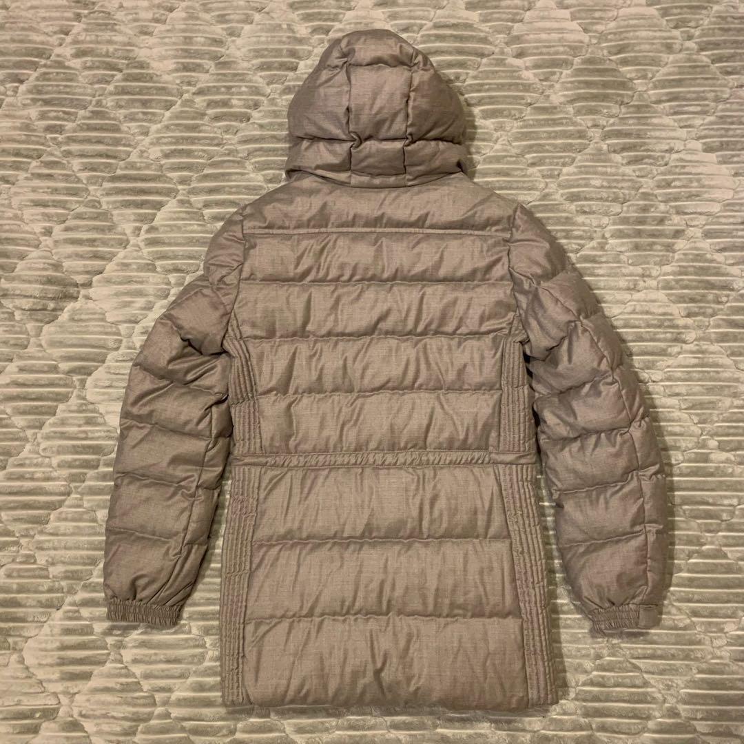 美品 タトラス ヴォマーノ 高級Rライン ダウンジャケット MTA16A4395 美品 タトラス ヴォマーノ 高級Rライン ダウンジャケット MTA16A4395