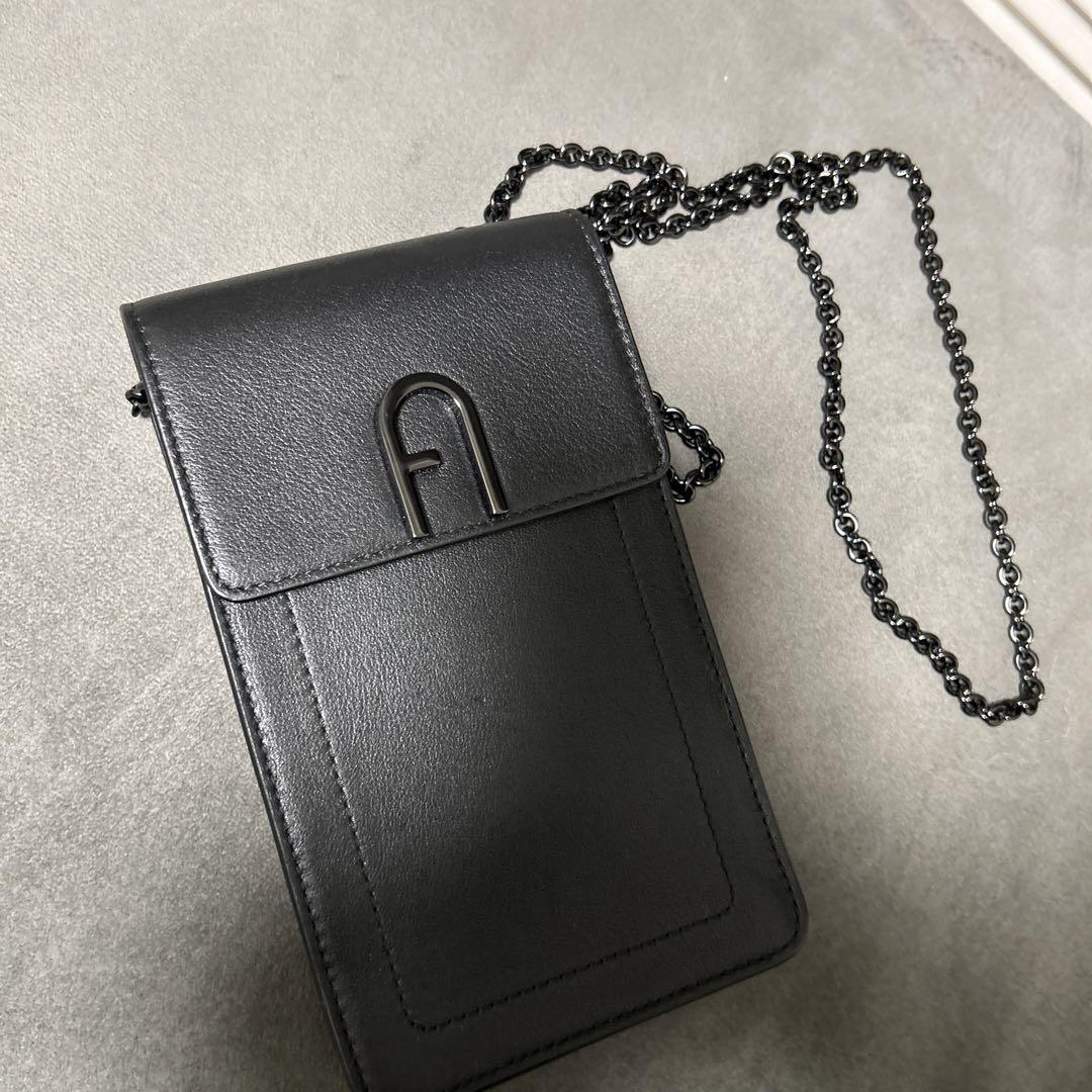 FURLAのショルダーバッグ
