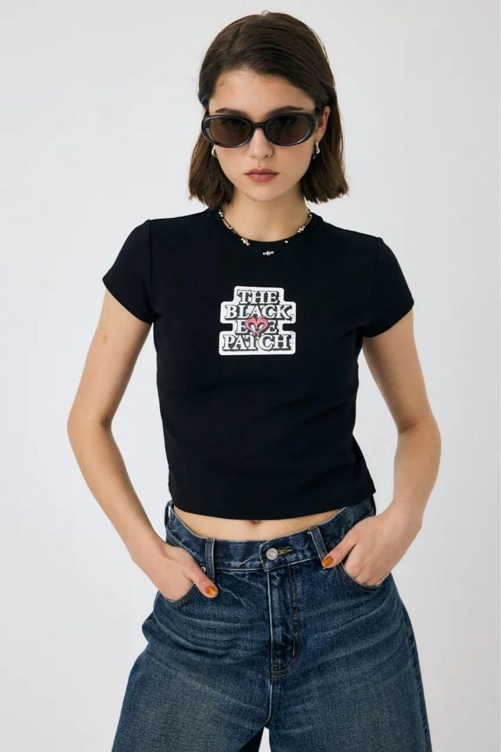 MOUSSYBEP OG ラインストーン BABY TEE ブラック - メルカリ