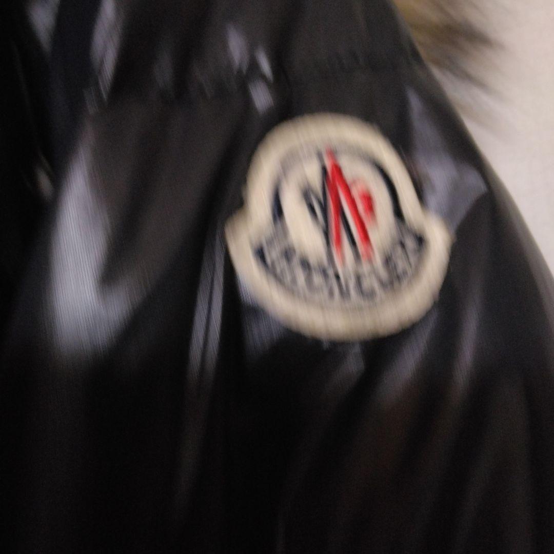 MONCLER ブラック ダウンジャケット フード付き