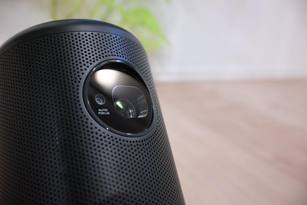 NEBULA Capsule Max プロジェクター by Anker