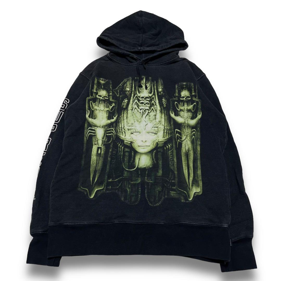 希少 supreme コラボ グラフィック パーカー ブラック M ロゴ