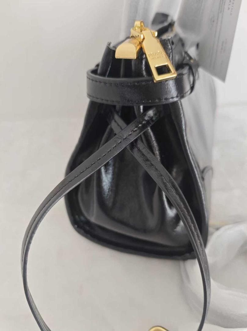 PRADA ブラック ハンドバッグ PRADA ブラック ハンドバッグ