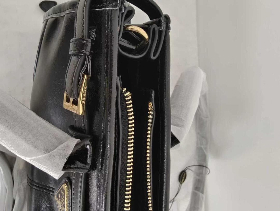 PRADA ブラック ハンドバッグ PRADA ブラック ハンドバッグ