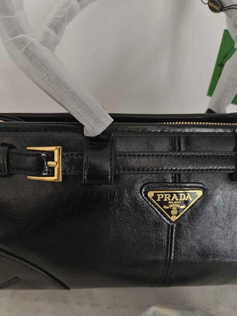 PRADA ブラック ハンドバッグ PRADA ブラック ハンドバッグ