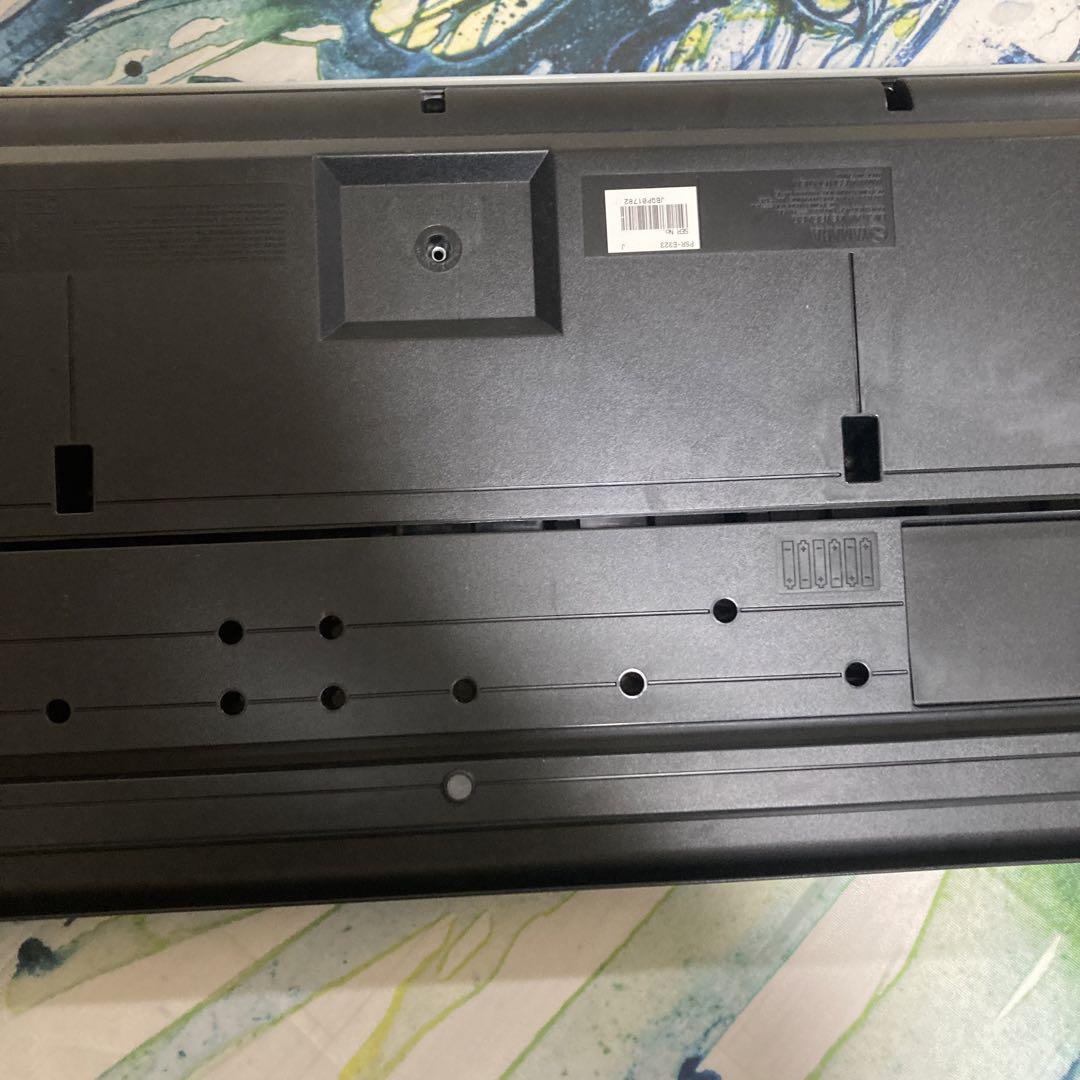 YAMAHA PSR-E323