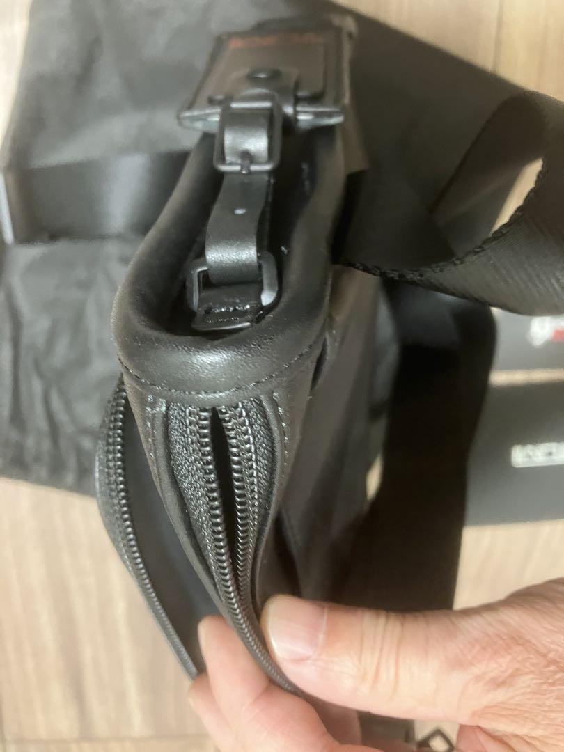 【超美品】TUMI ショルダー  92110D2（アルファー2）  オールレザー