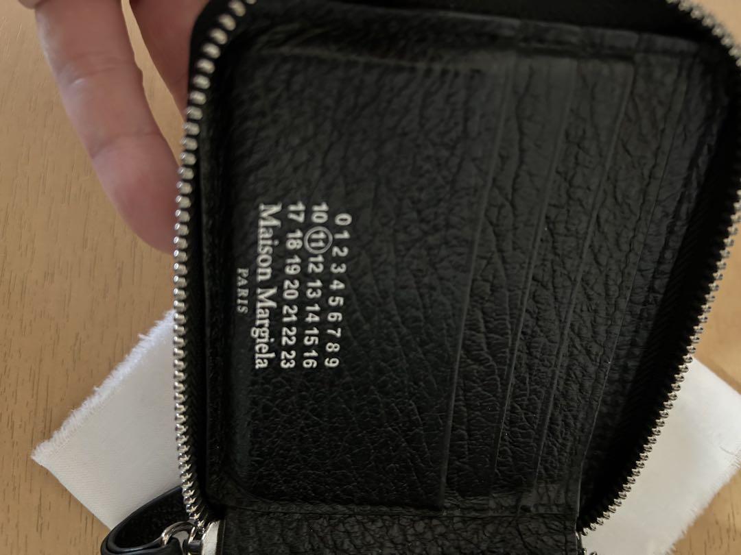SSENSE購入Maison Margiela ブラックレザー 二つ折り財布 SSENSE購入Maison Margiela ブラックレザー 二つ折り財布 - メルカリ