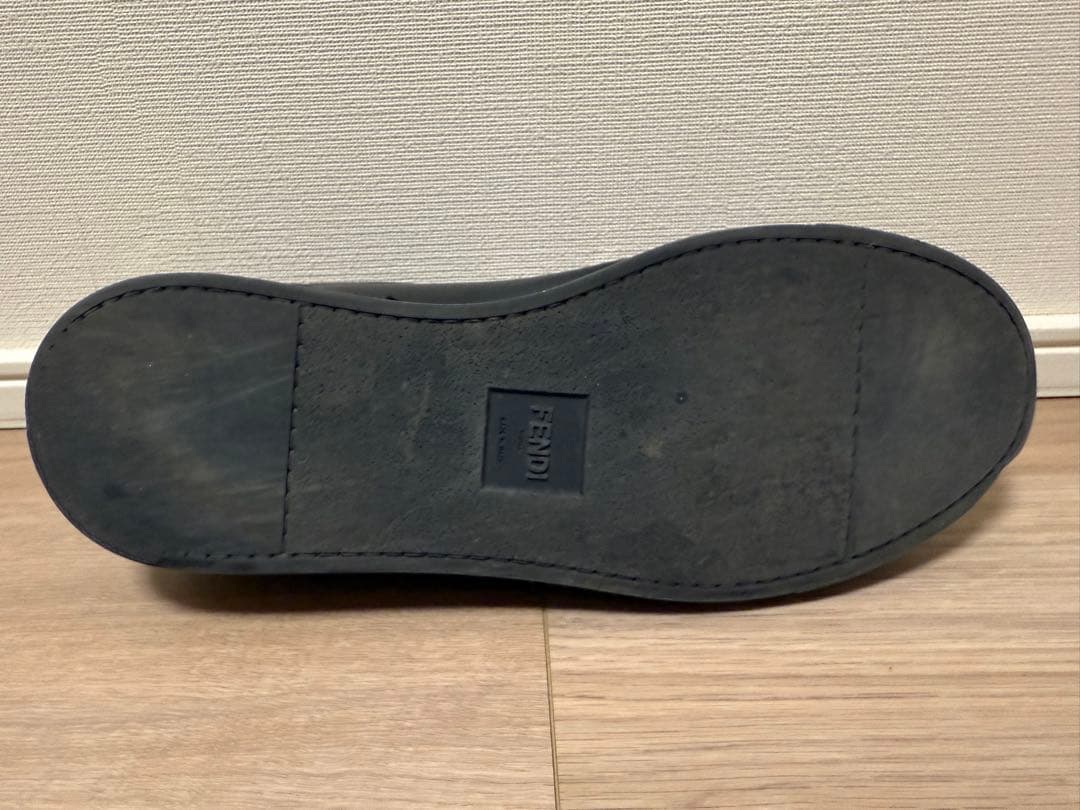 FENDI ブラック レザー スニーカー FENDI ブラック レザー スニーカー