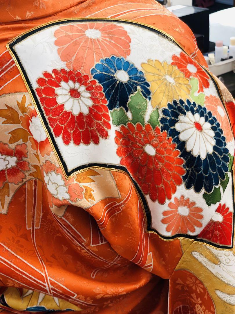 最高品質の ☆オレンジ色の振袖 扇子と花柄刺繍☆*:.。. 着物・浴衣 着物・浴衣