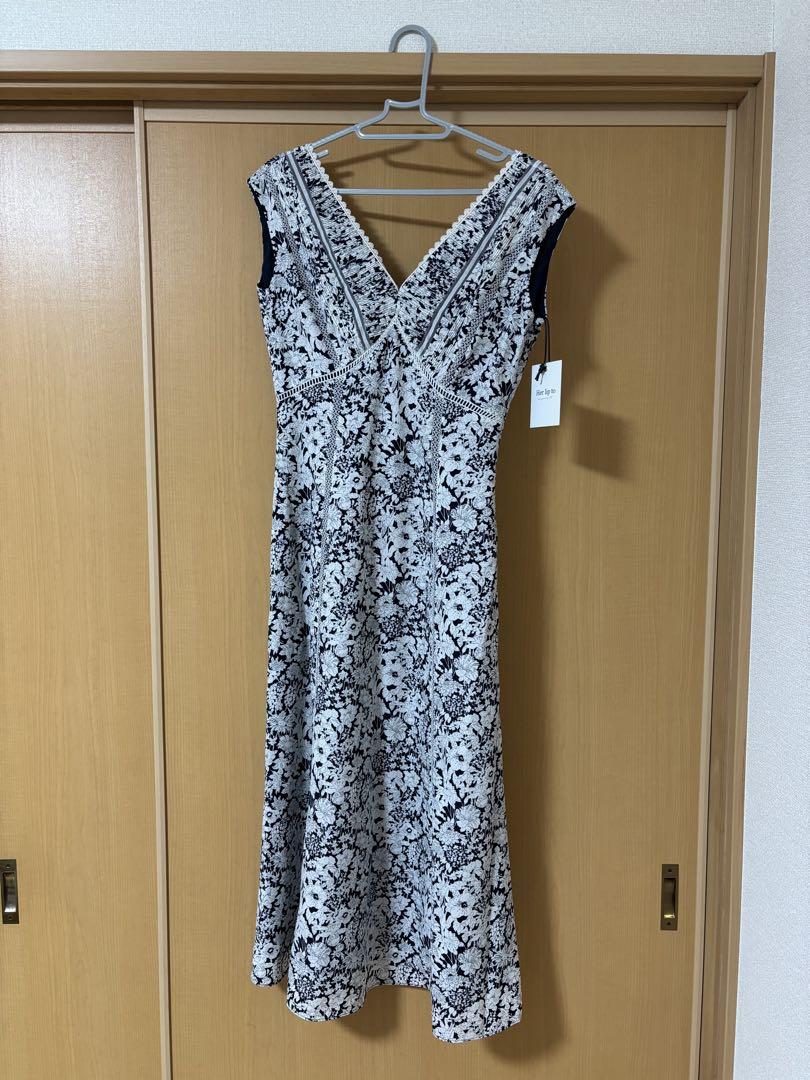 Herlipto Lace Trimmed Floral Dress ネイビー