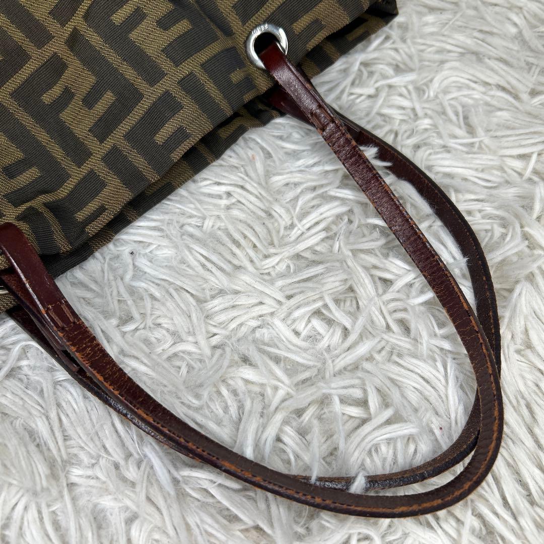 FENDI ズッカ　フェンディ ハンドバッグ　トートバッグ　ロゴ　FF レザー