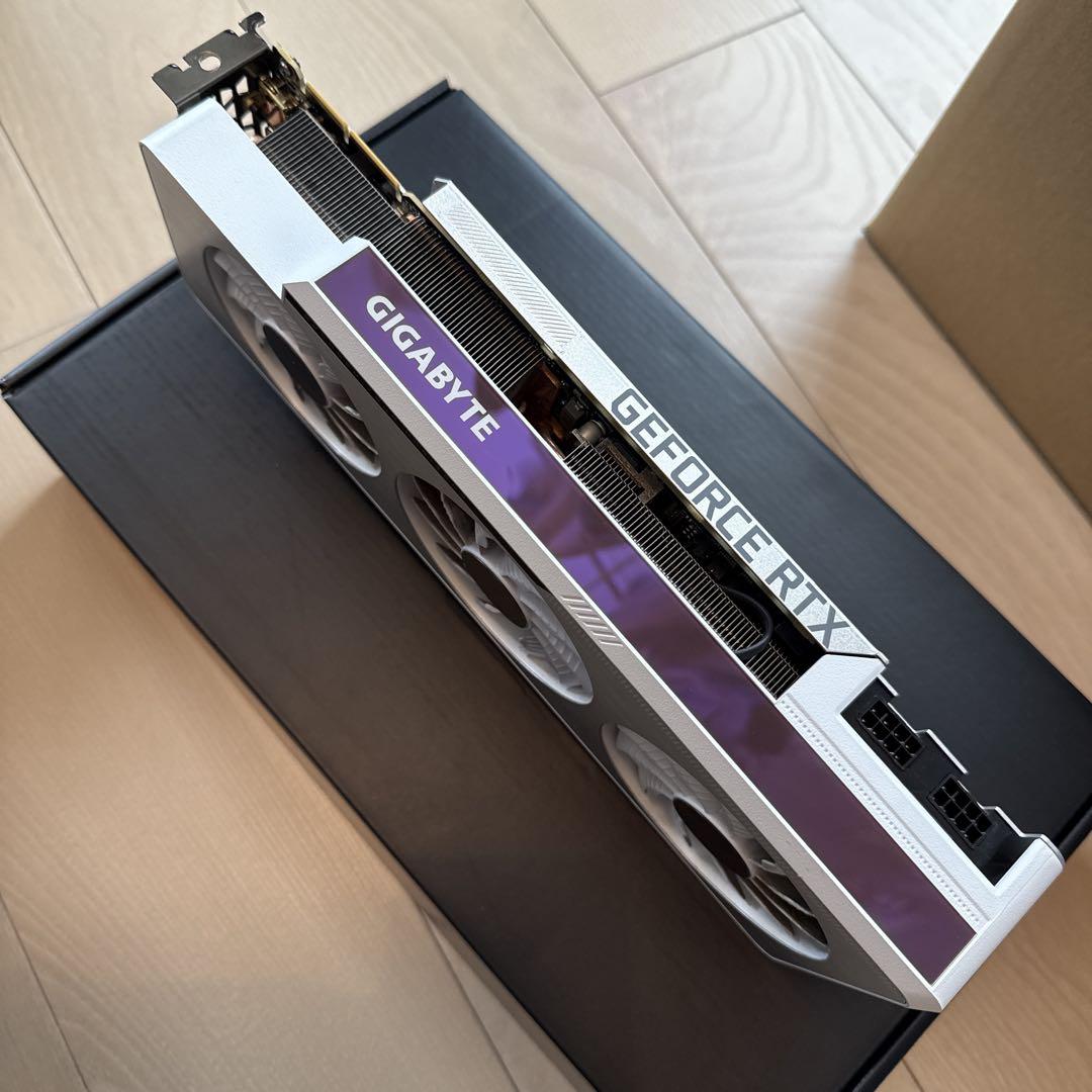 GIGABYTE GeForce RTX 3090 本体