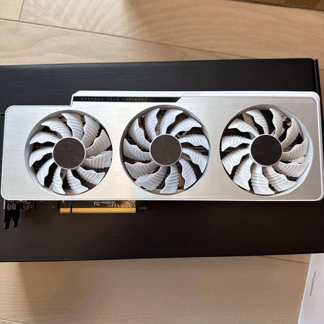 GIGABYTE GeForce RTX 3090 本体