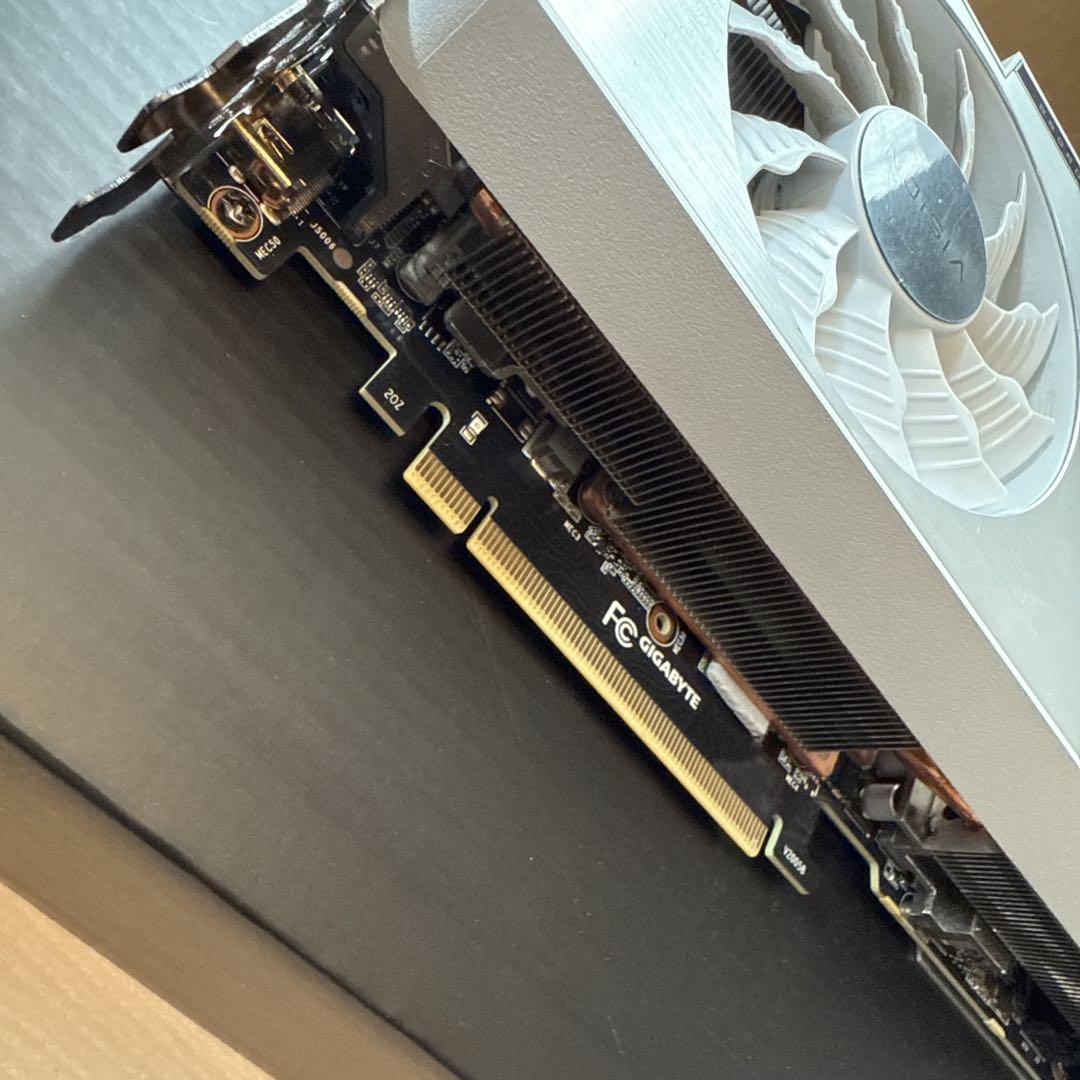GIGABYTE GeForce RTX 3090 本体