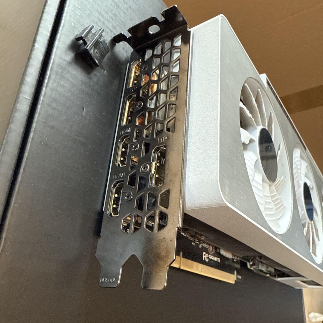 GIGABYTE GeForce RTX 3090 本体