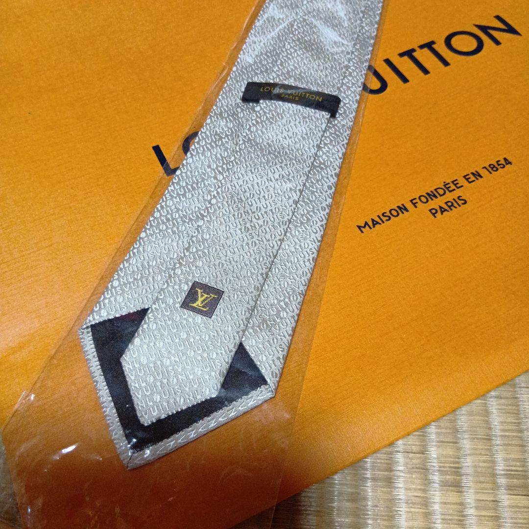 【最終価格】LOUIS VUITTON シャンパンゴールド ネクタイ