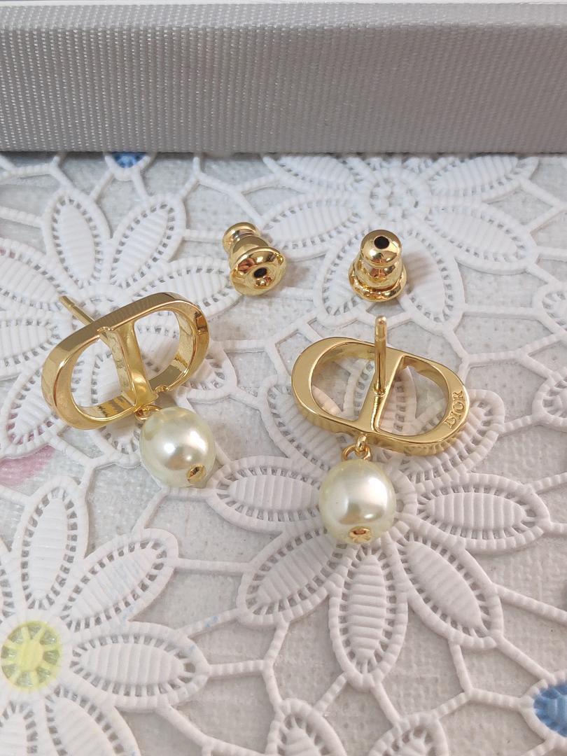 Dior・クリスチャンディオール パールピアス　超人気美品