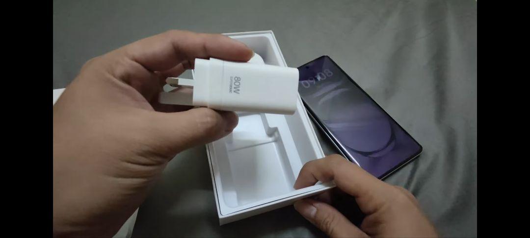 OPPO Reno12 5G シルバー 本体