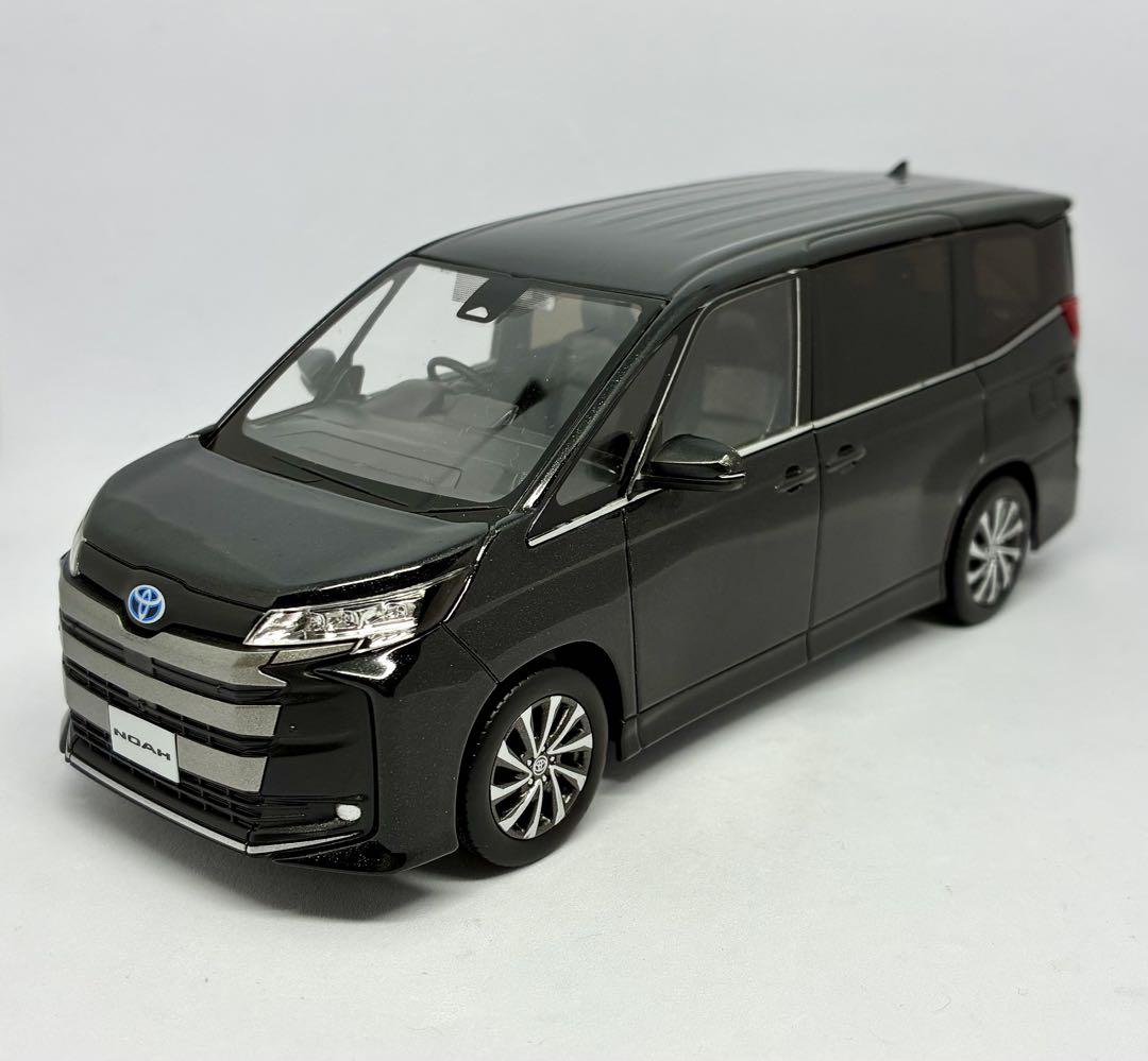 yuka　トヨタ　ノア　非売品　サンプルカラー車 非売品 トヨタ ノア カラーサンプル 黒 90系 - メルカリ