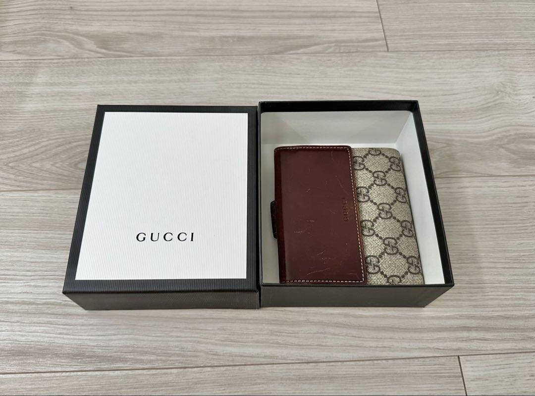 GUCCI ブラウンレザー二つ折り財布