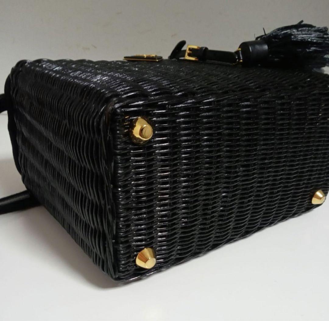 PRADA 籠バッグ