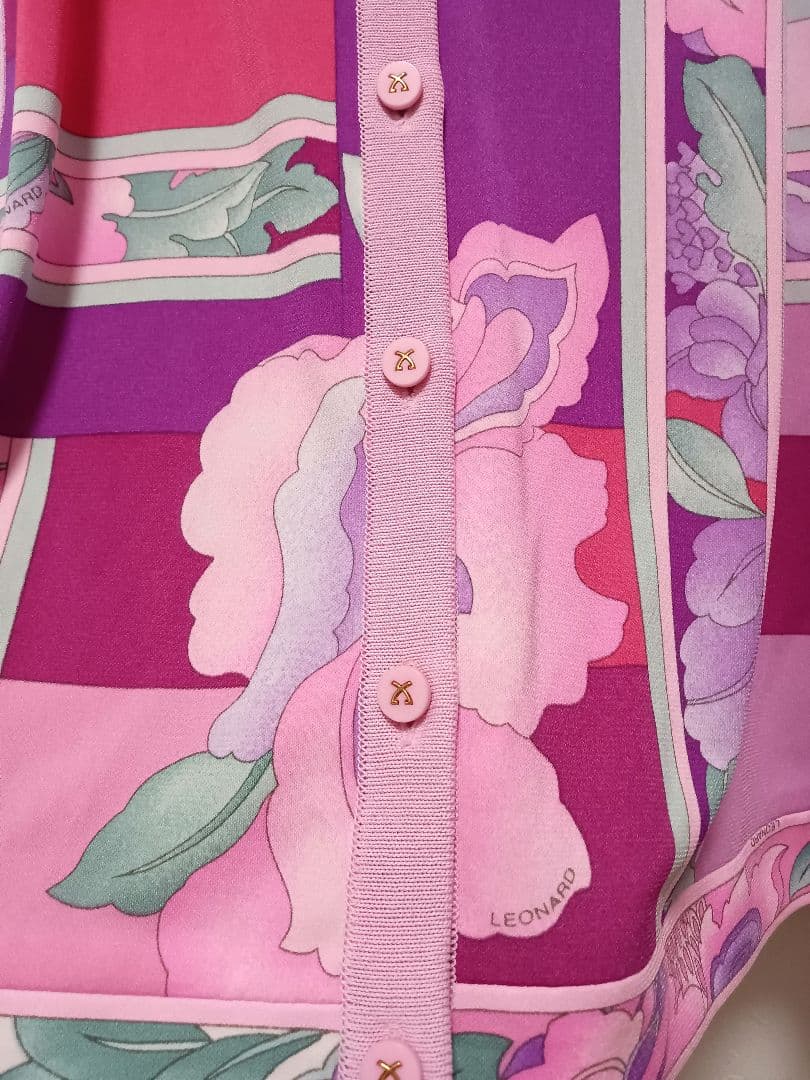 未使用　レオナール　 長袖カーディガン　40