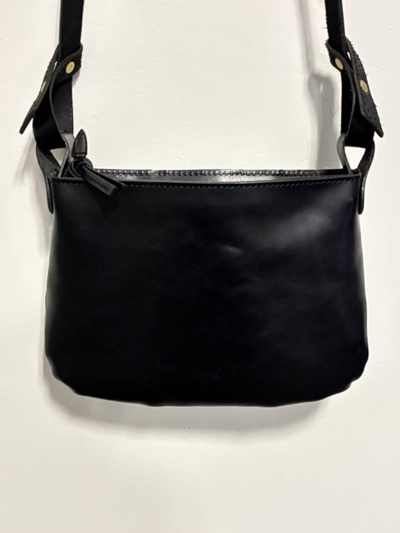 SLOW＆CO レザーショルダーバッグ