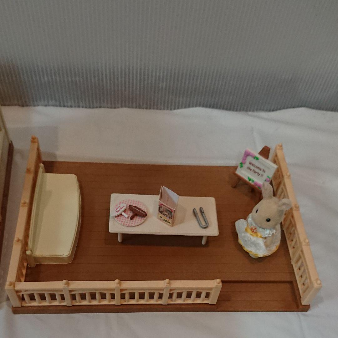 プチプチに 廃盤 森のおしゃれなケーキ屋さんパーティーセット テラス付き VNPCd-m61200042628 シルバニア らくらくメ