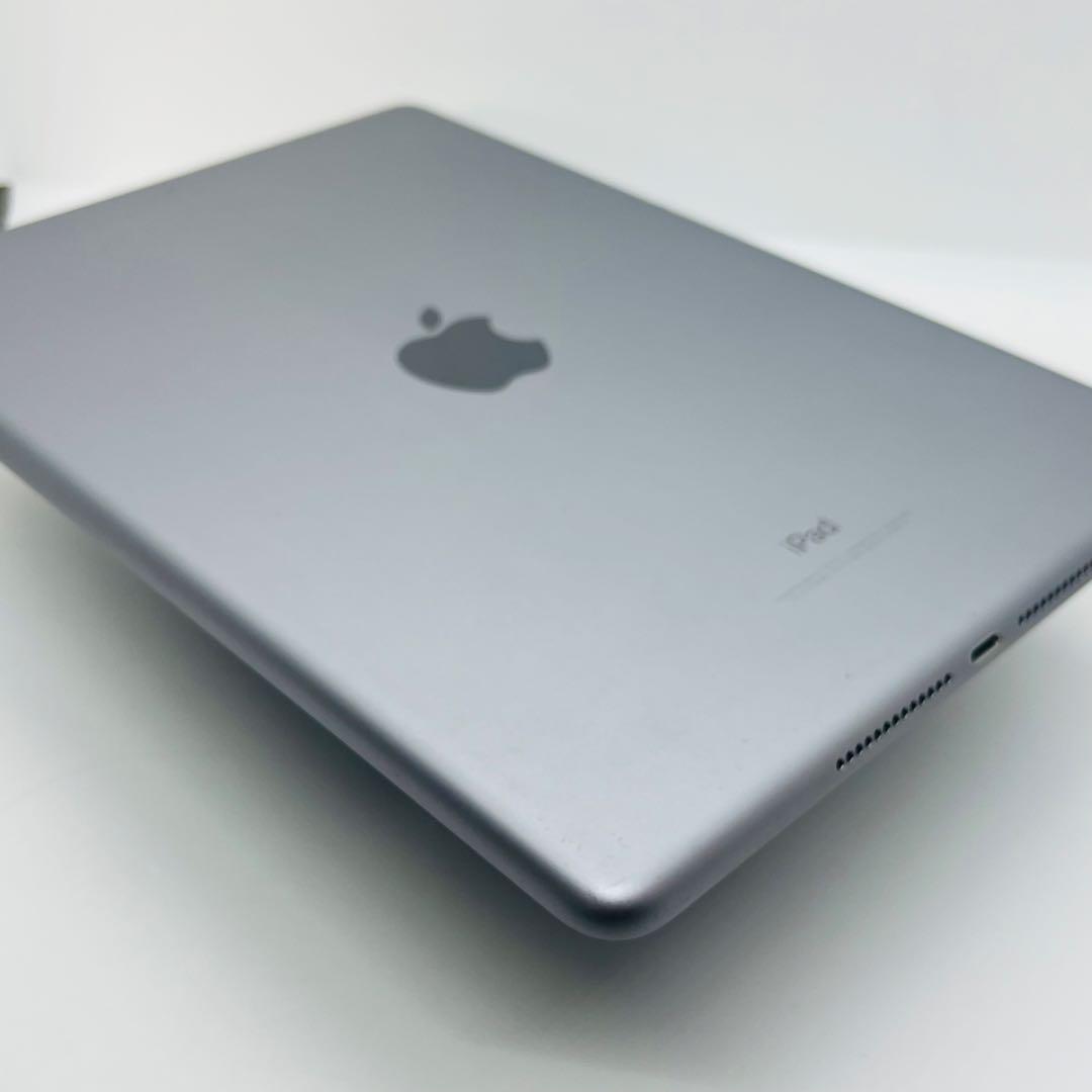 A 100% iPad 第5世代　Wi-Fi グレイ　32 GB 本体