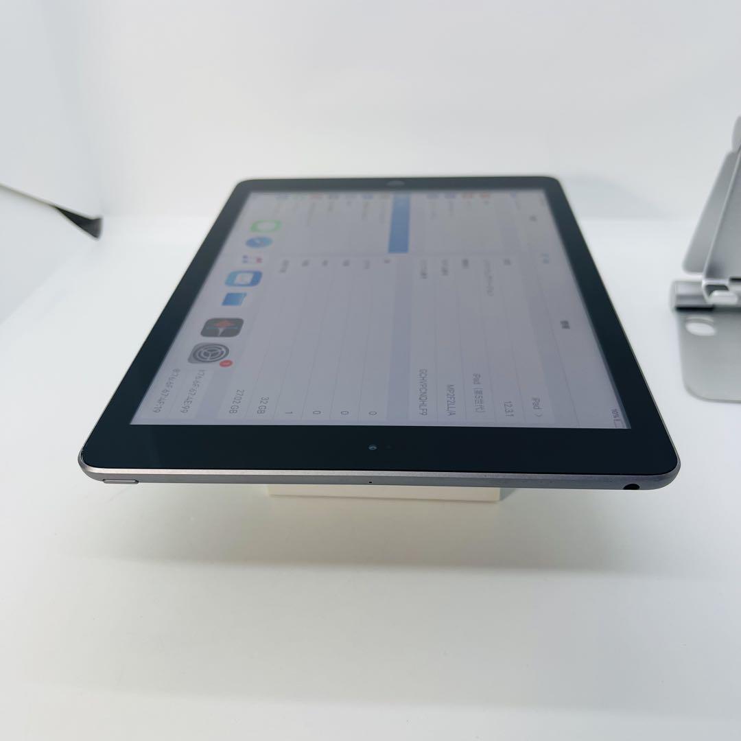A 100% iPad 第5世代　Wi-Fi グレイ　32 GB 本体