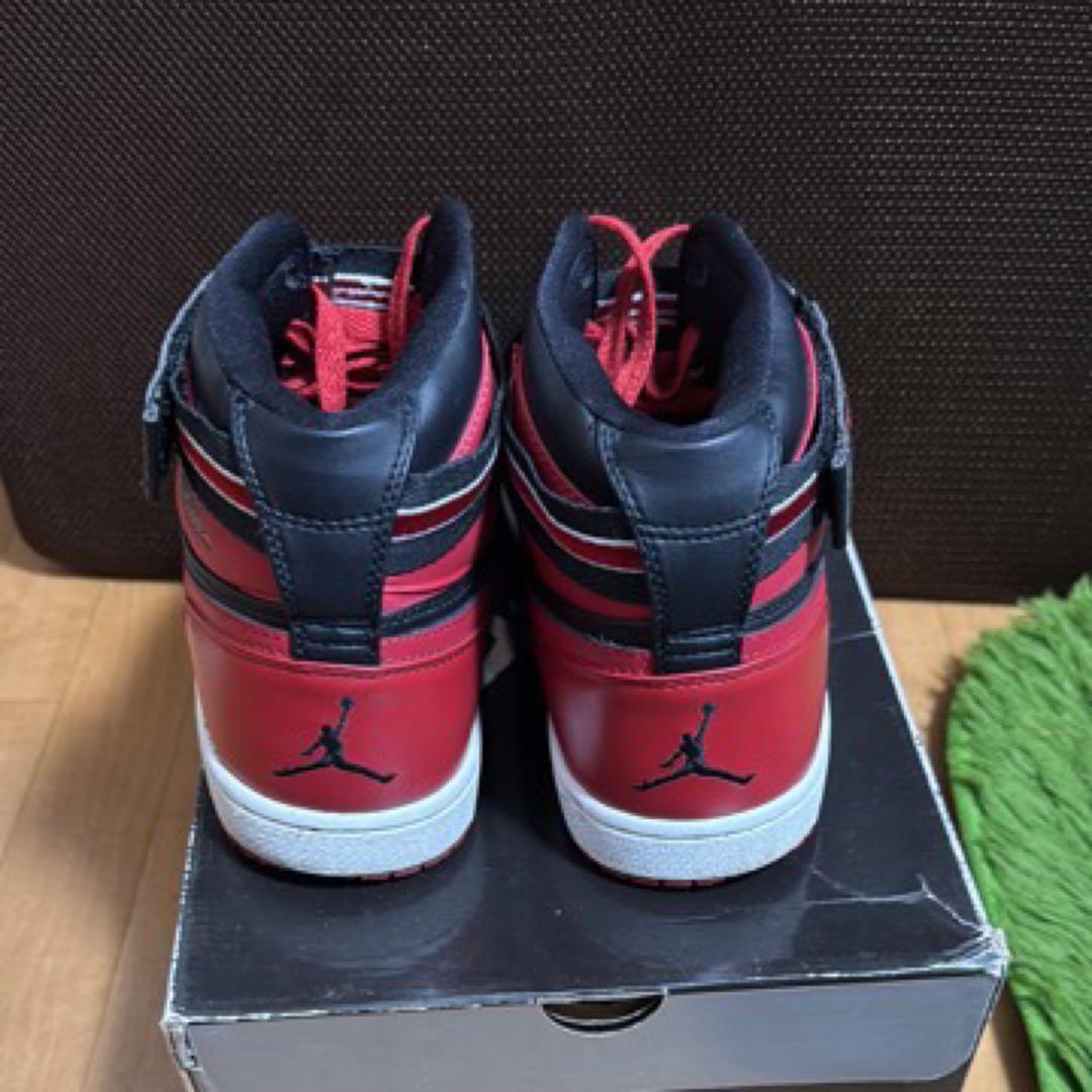 靴 Nike Air Jordan 1 Retro High Strap Bred