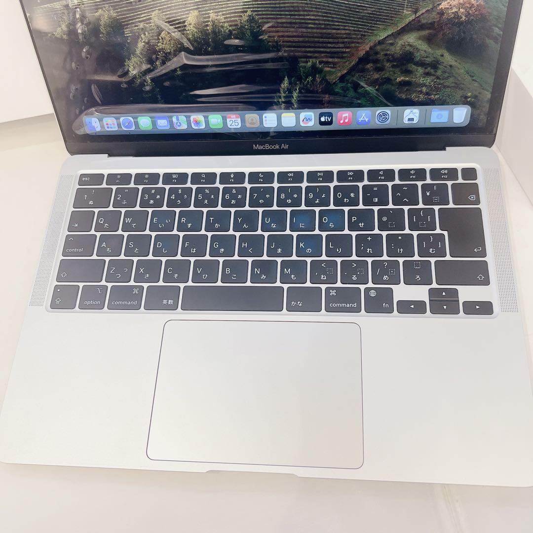美品　Apple MacBook air 2020 M1 8GB 256GB