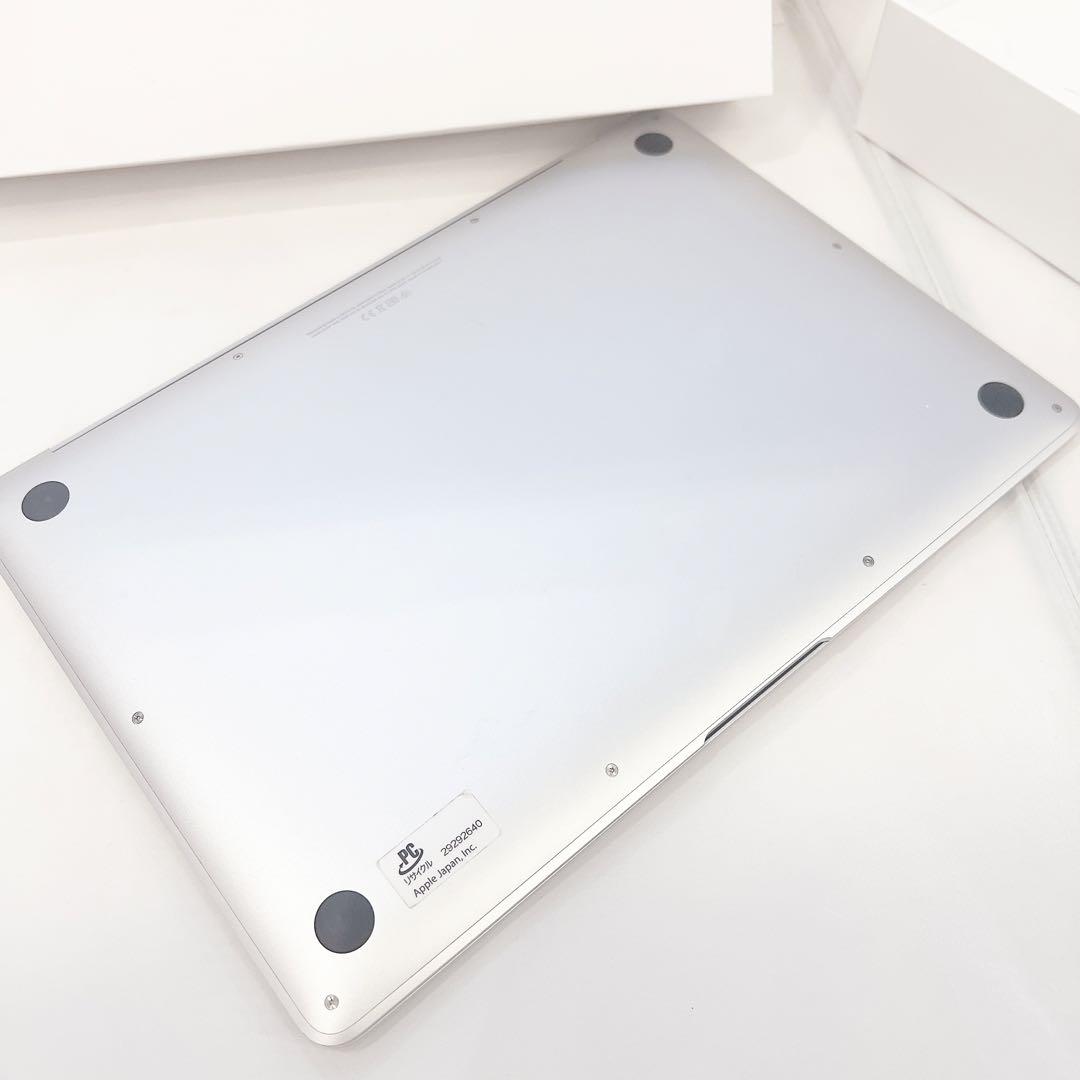 美品　Apple MacBook air 2020 M1 8GB 256GB