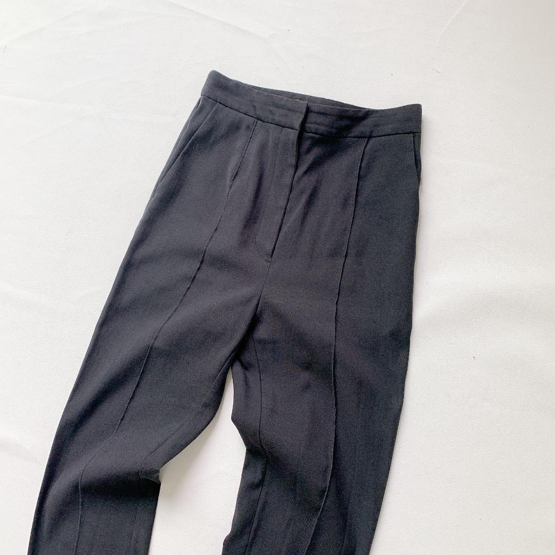 【美品】CLANE 履くだけでスッキリ見え！履き心地も◎な美脚パンツ　可愛い