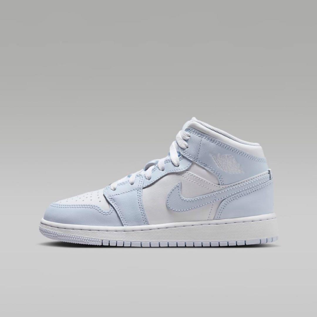 24cmNIKE エアジョーダン１MID