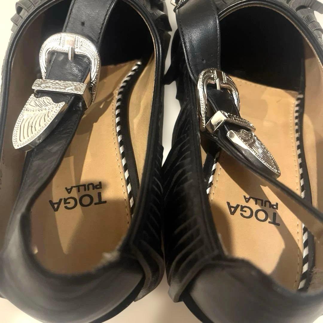 TOGA pullaフリンジ ブラックパンプス