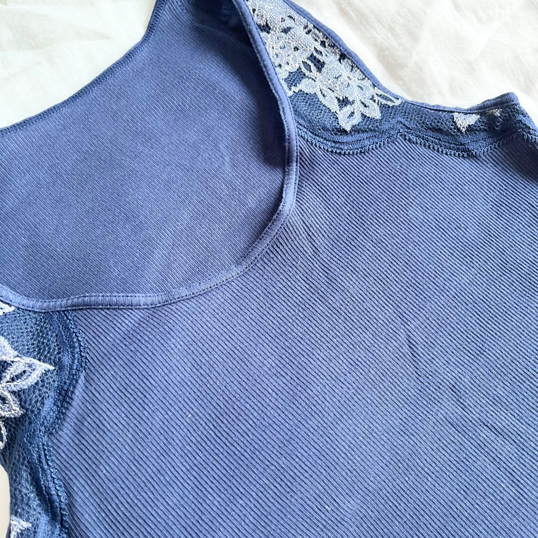 Triumph ネイビー 花柄刺繍 ブラジャーショーツセット